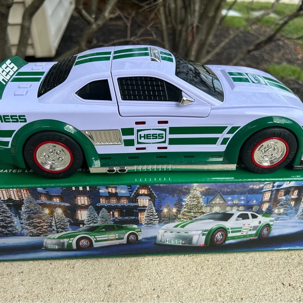 Hess Stock Car Racers Battery Operated Boxed Set with LED Lights & Racing Sounds - Picture 2 of 6